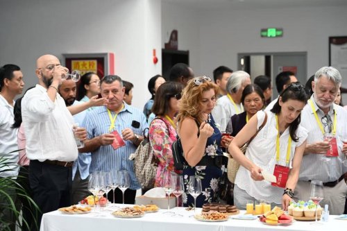 一城红酒·百年味道:2025 陕西丹凤红酒文化交流会 10月15日即将启幕 一城红酒·百年味道:2025 陕西丹凤红酒文化交流会 10月15日即将启幕